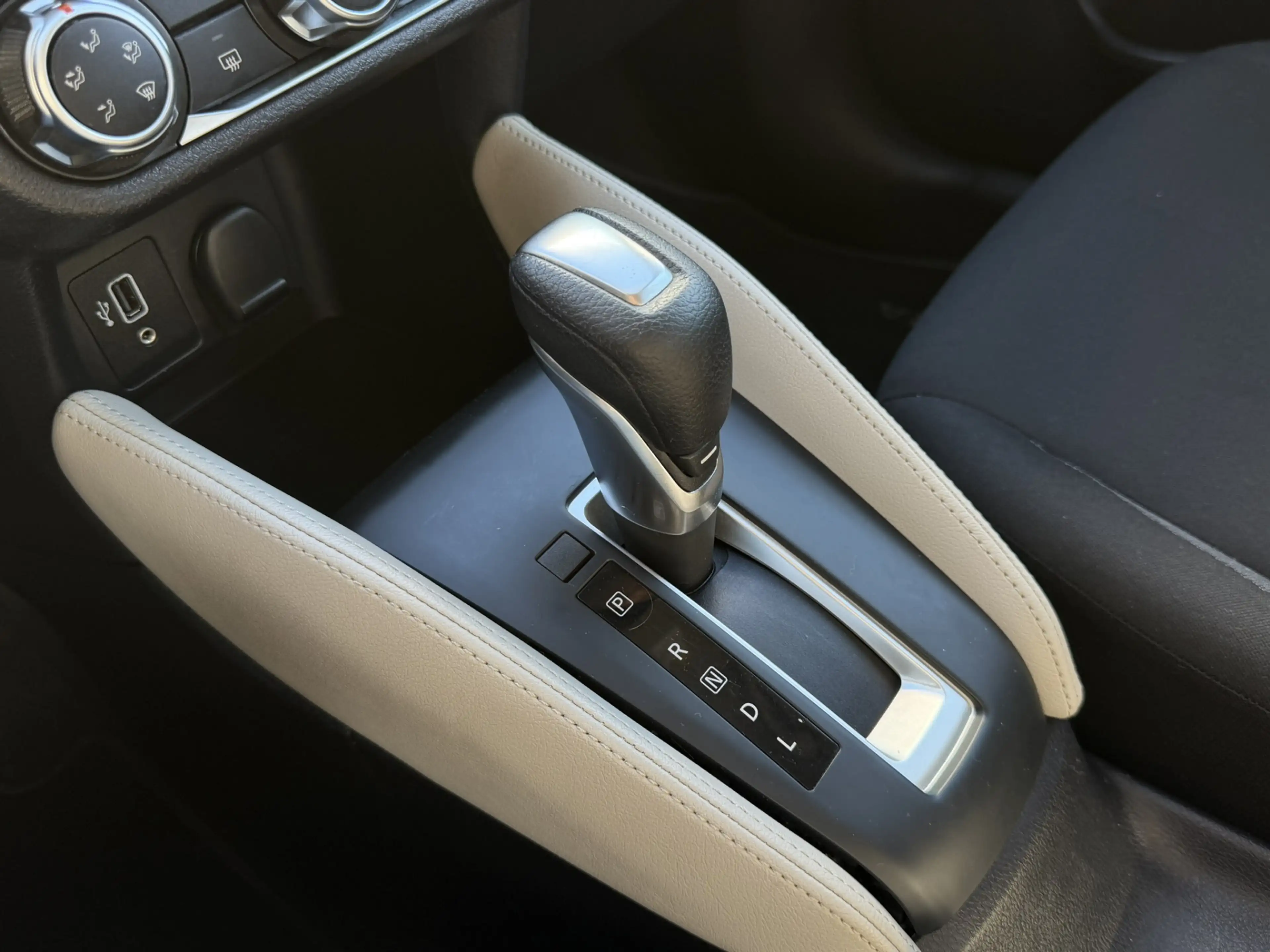Nissan Micra 1.0 IG-T Acenta Automaat Airco CarPlay Cruise-Cont — photo 13