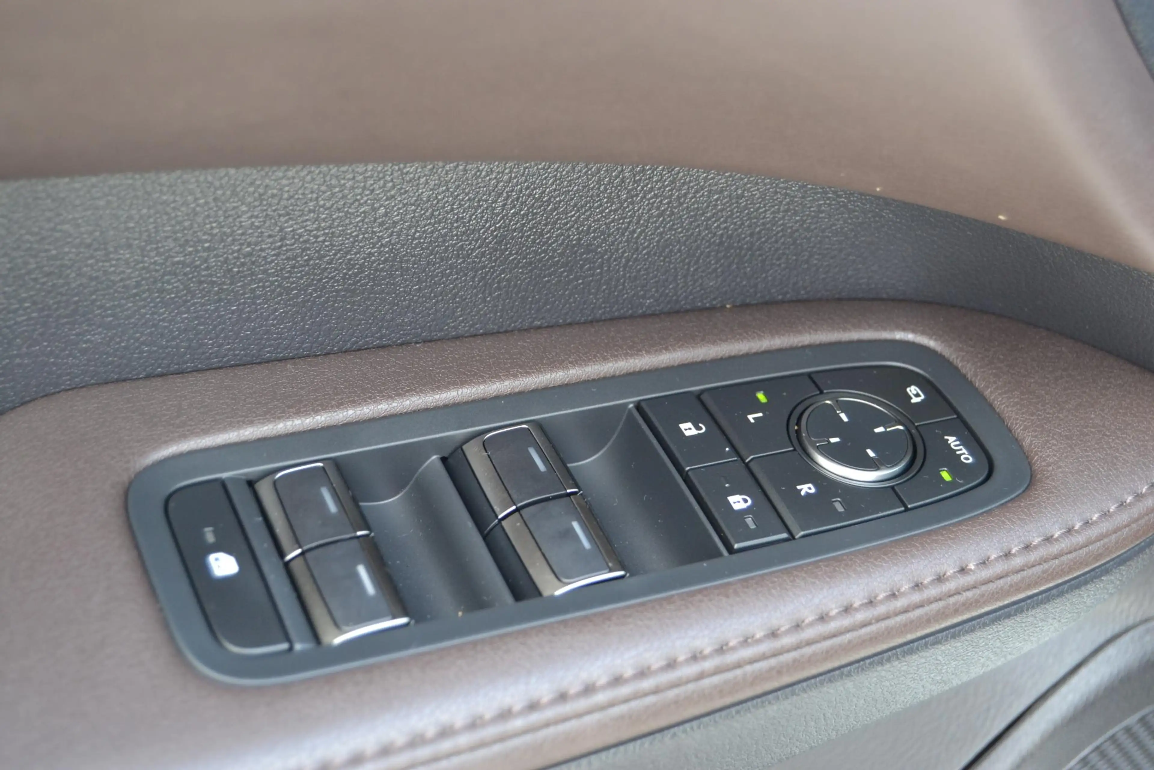 Lexus RX 450h 450h+ Plug-in Hybrid F Sport Design STOELVENT SAFE — photo 17