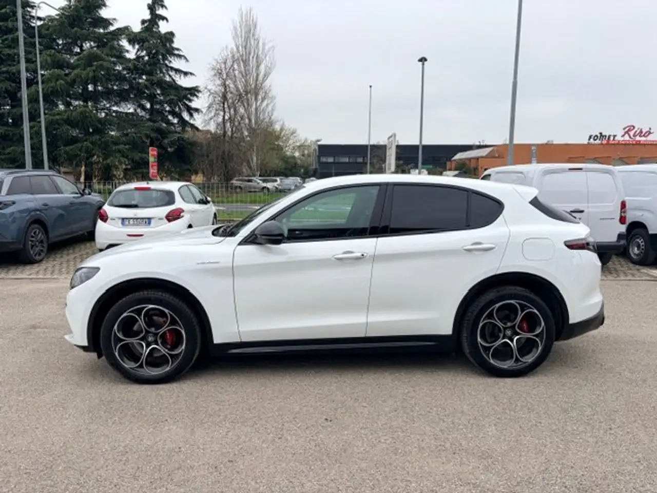 Alfa Romeo Stelvio 2024