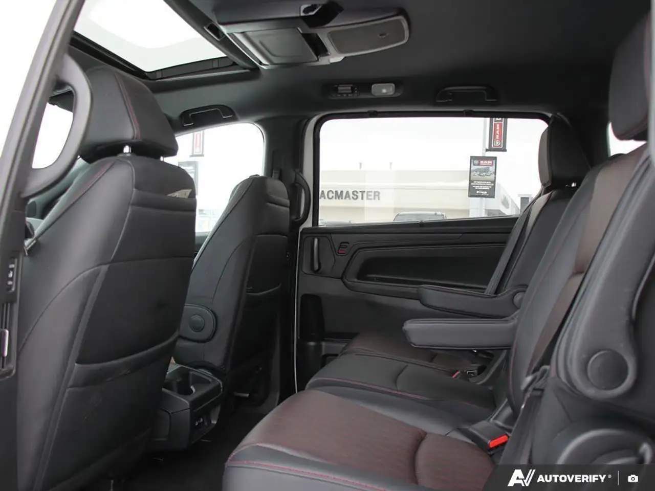 Honda Odyssey снимка Honda Odyssey