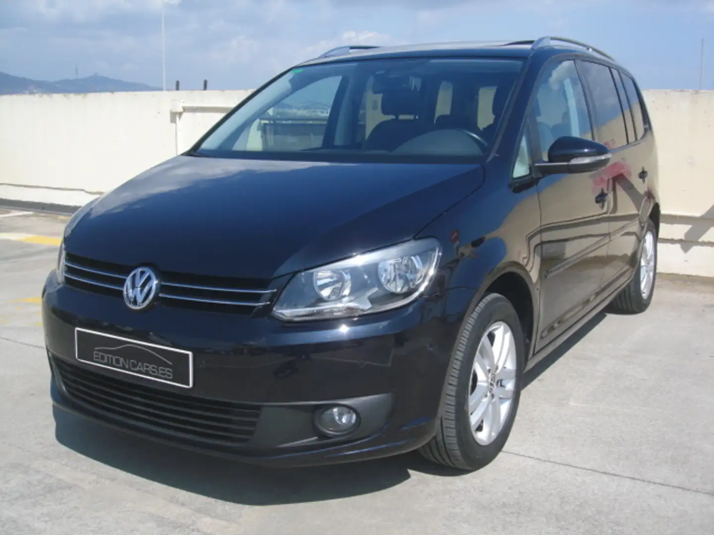 Volkswagen Touran 1.6TDI Edition 105 Negro - 1