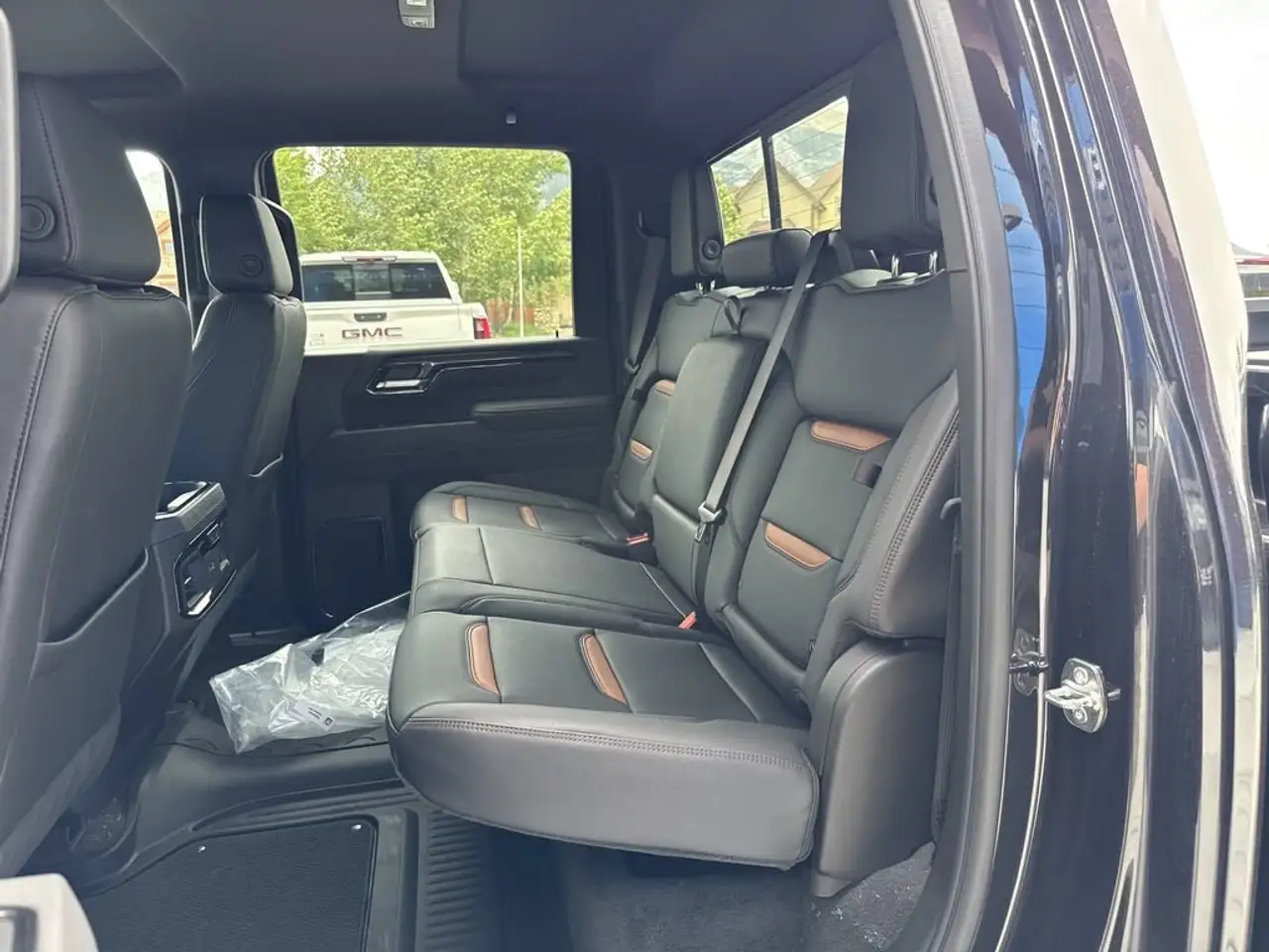 GMC Sierra 3500HD снимка GMC Sierra 3500HD