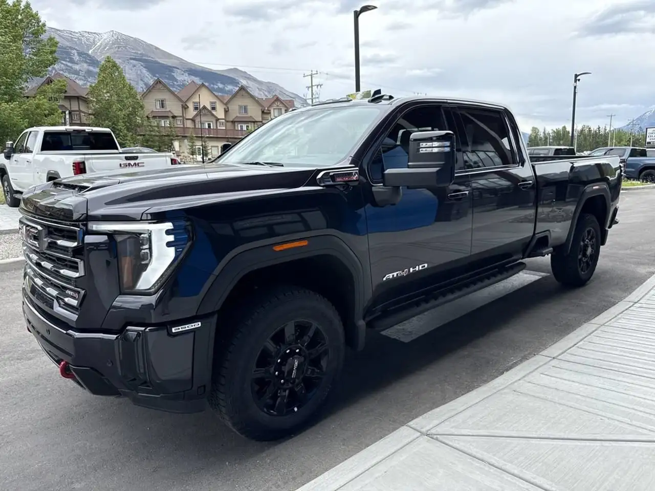 GMC Sierra 3500HD снимка GMC Sierra 3500HD