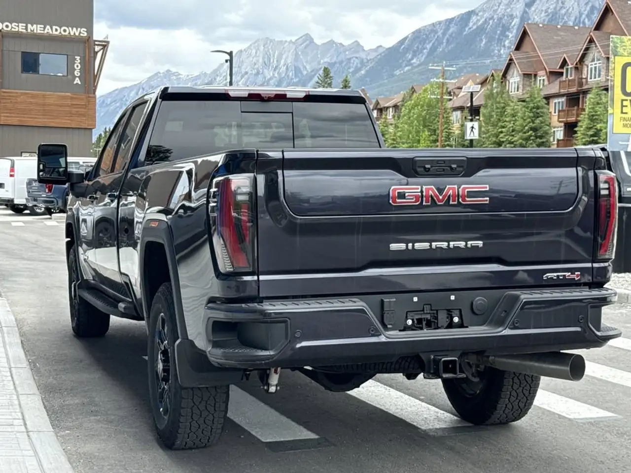 GMC Sierra 3500HD снимка GMC Sierra 3500HD