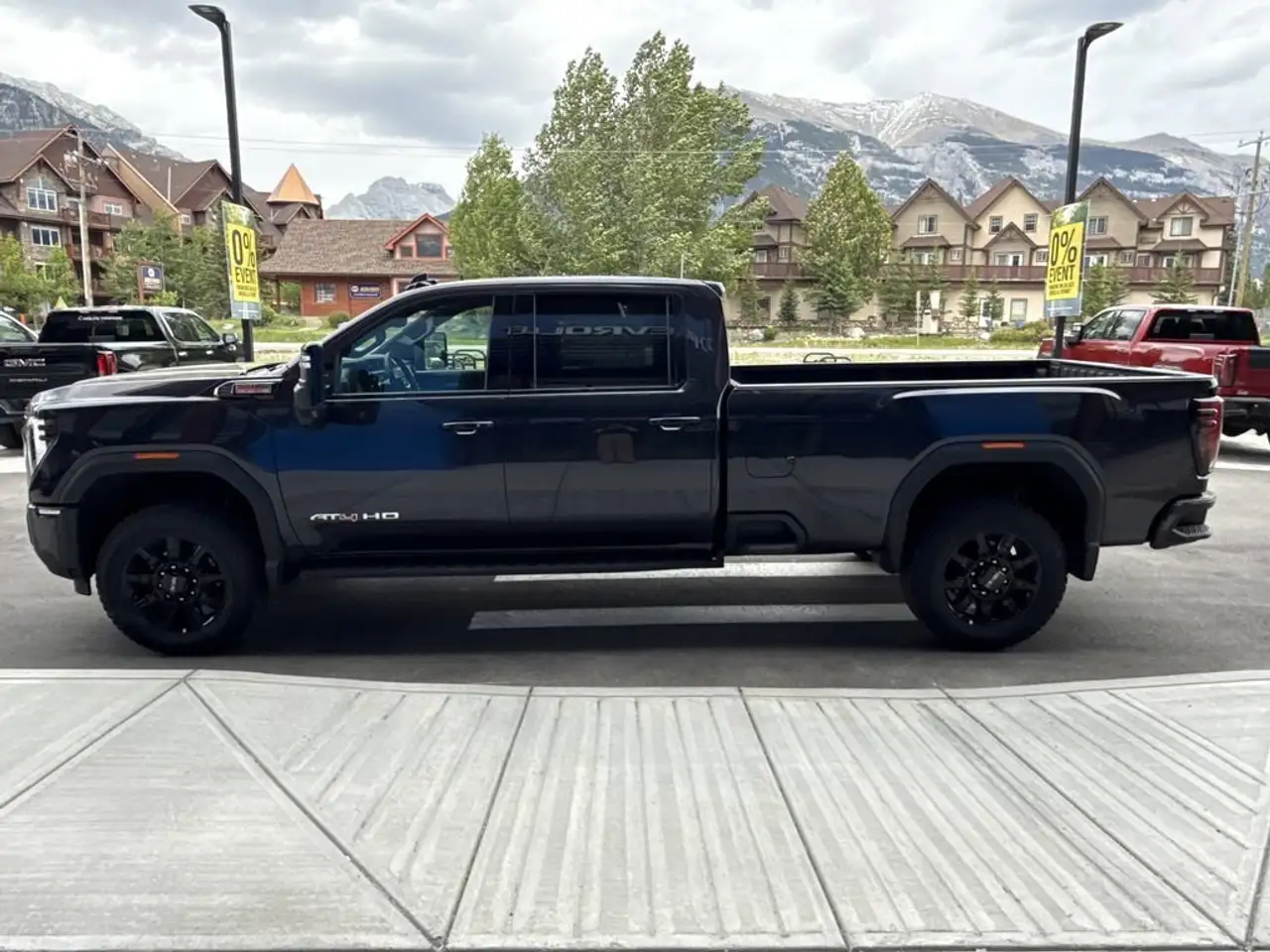 GMC Sierra 3500HD снимка GMC Sierra 3500HD