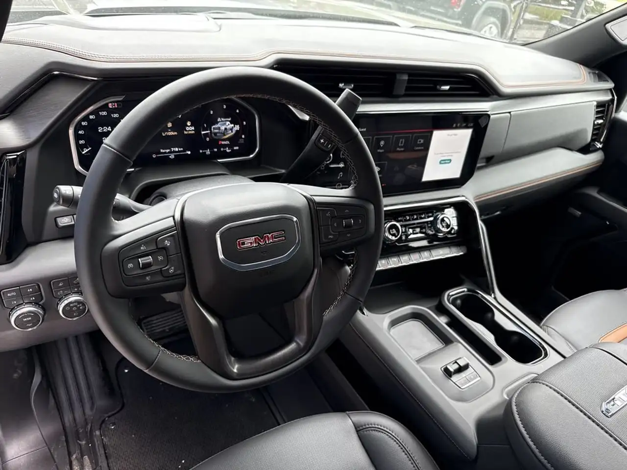 GMC Sierra 3500HD снимка GMC Sierra 3500HD