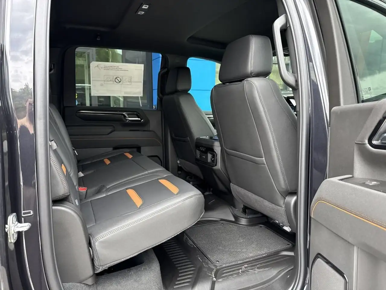 GMC Sierra 3500HD снимка GMC Sierra 3500HD