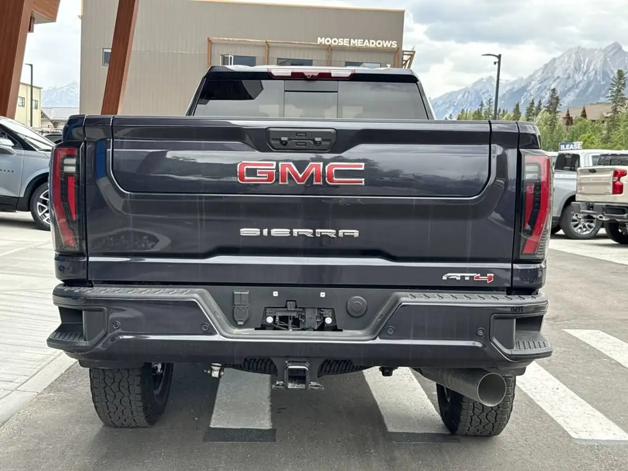 GMC Sierra 3500HD снимка GMC Sierra 3500HD