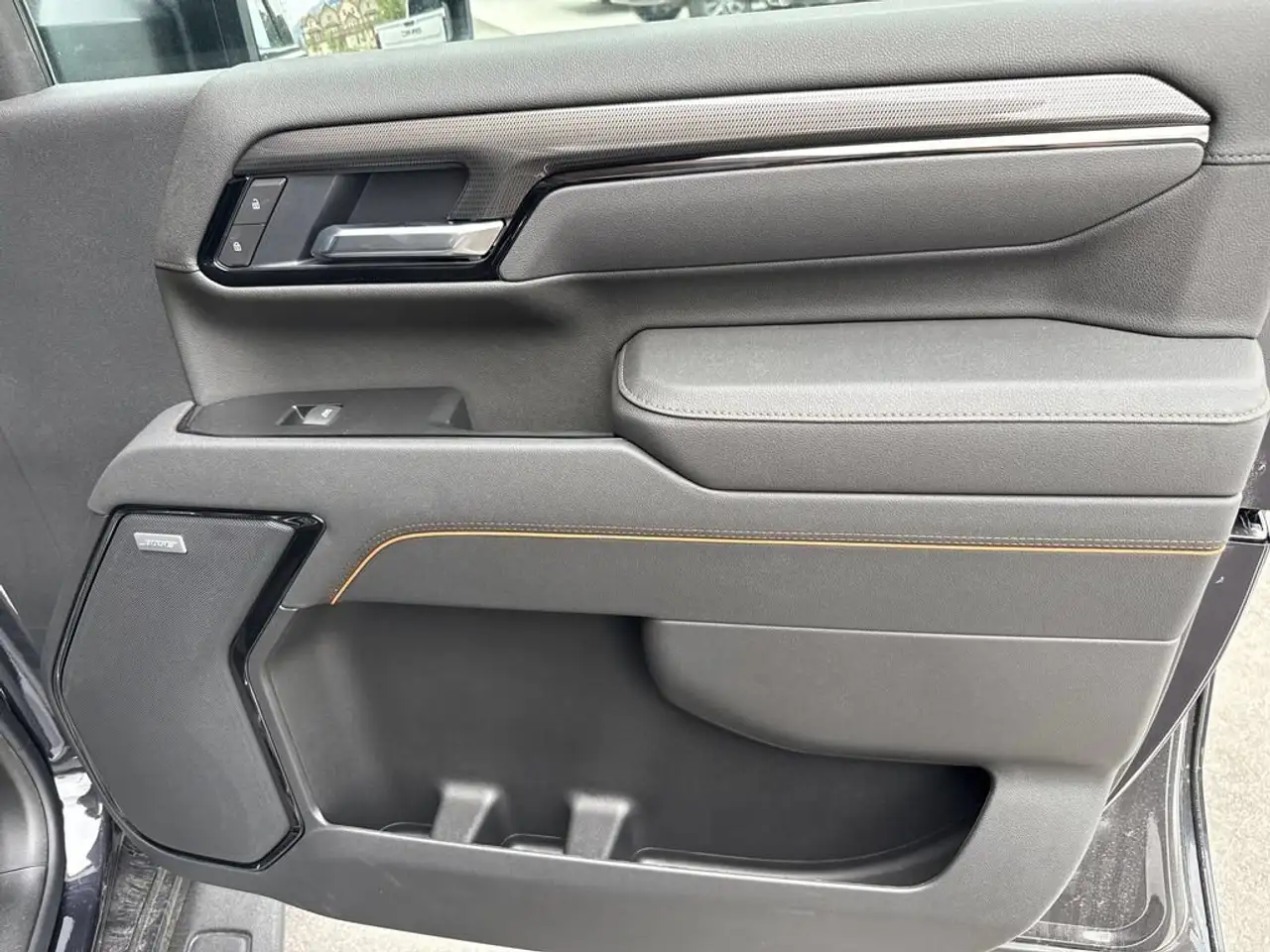GMC Sierra 3500HD снимка GMC Sierra 3500HD