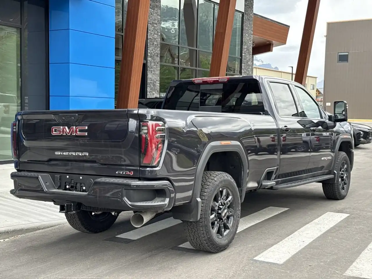 GMC Sierra 3500HD снимка GMC Sierra 3500HD