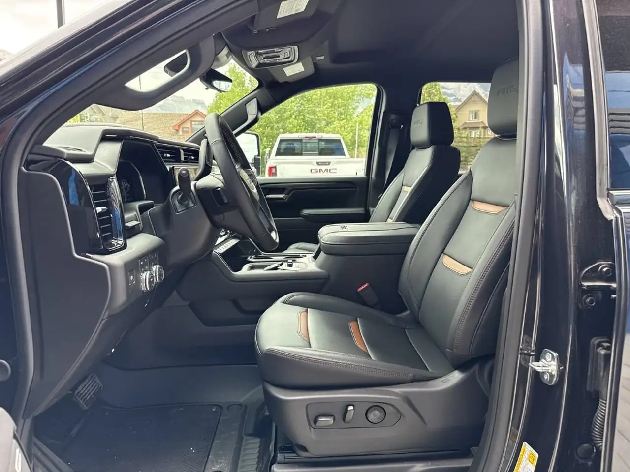 GMC Sierra 3500HD снимка GMC Sierra 3500HD