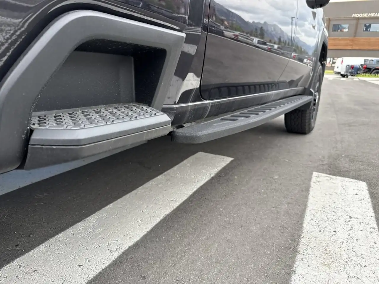 GMC Sierra 3500HD снимка GMC Sierra 3500HD