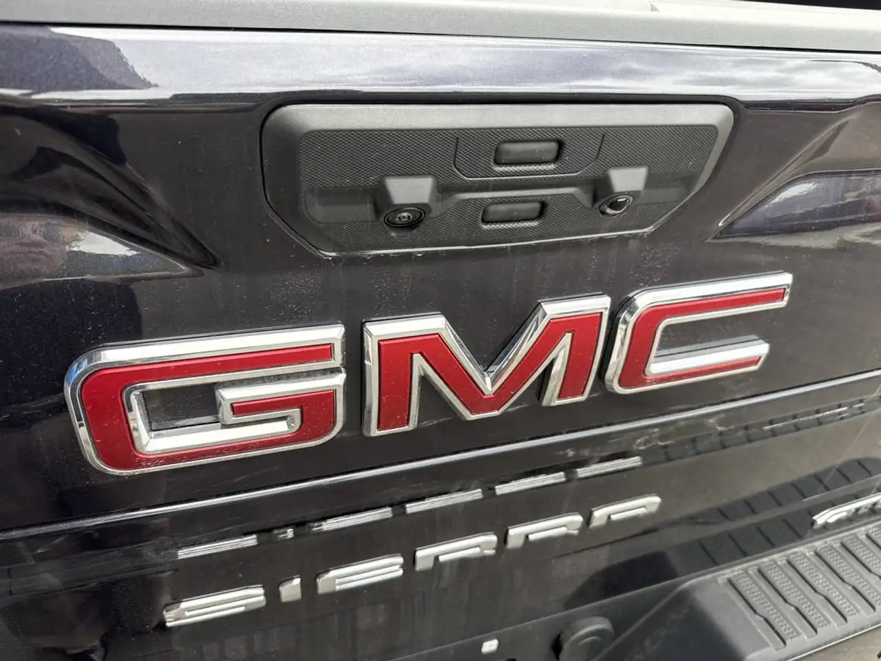GMC Sierra 3500HD снимка GMC Sierra 3500HD