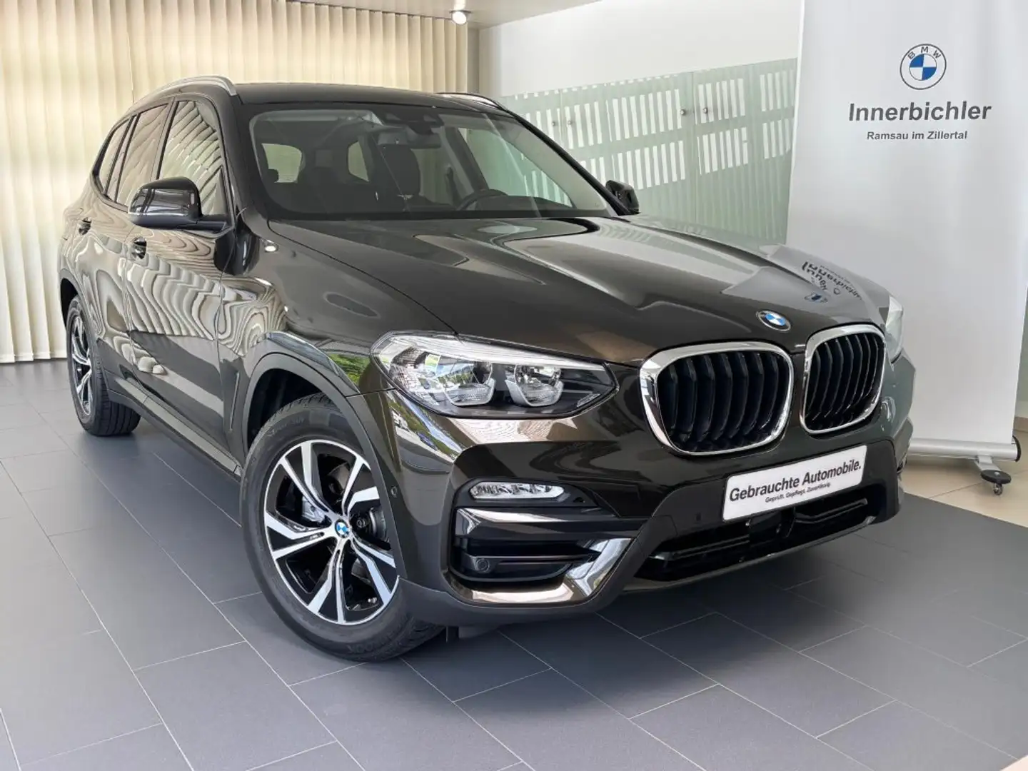 BMW X3 sDrive18d Braun - 1