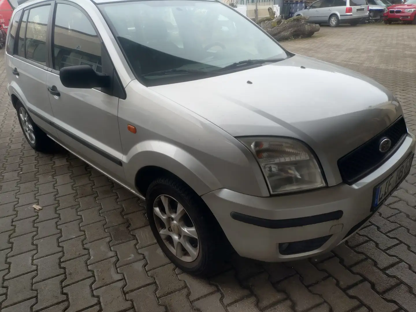 Ford Fusion Elegance Grau - 1