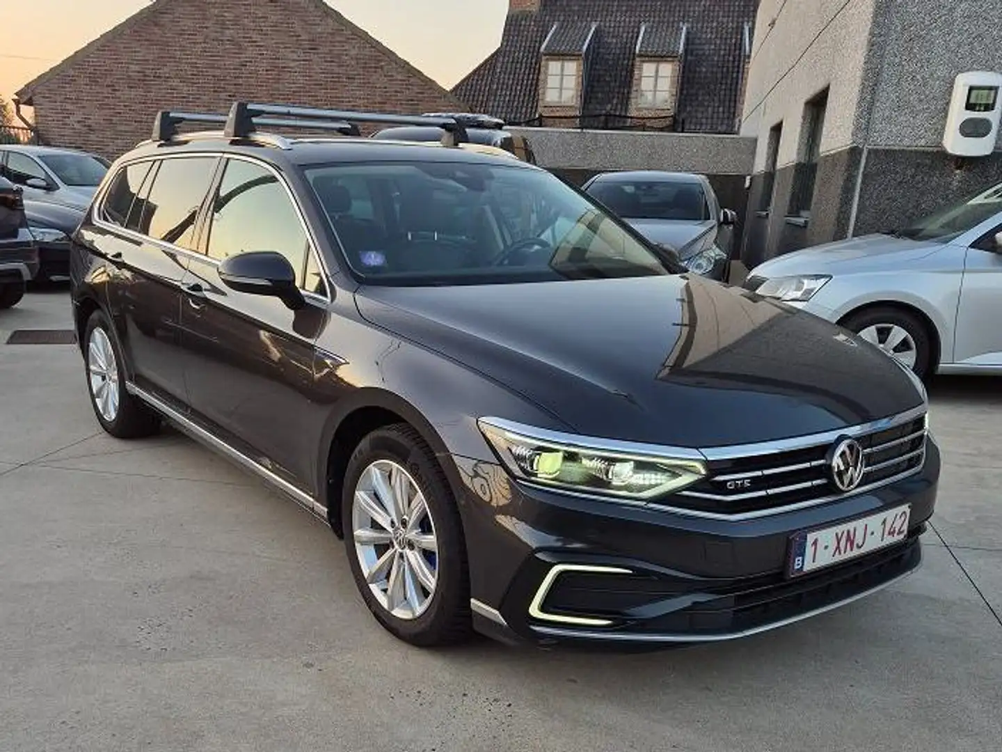Volkswagen Passat Variant GTE 1.4 eHybrid PHEV DSG - Full - Leder - Pano dak Gris - 1