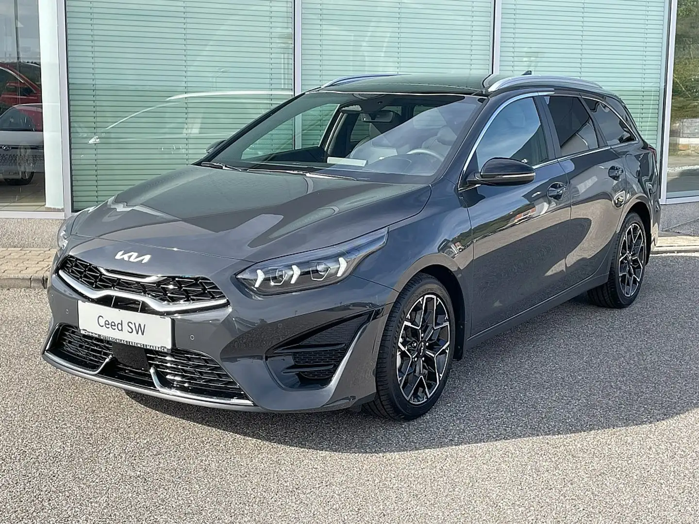 Kia Ceed SW / cee'd SW ceed SW 1,5 TGDI GT-Line 48V DCT Grijs - 1
