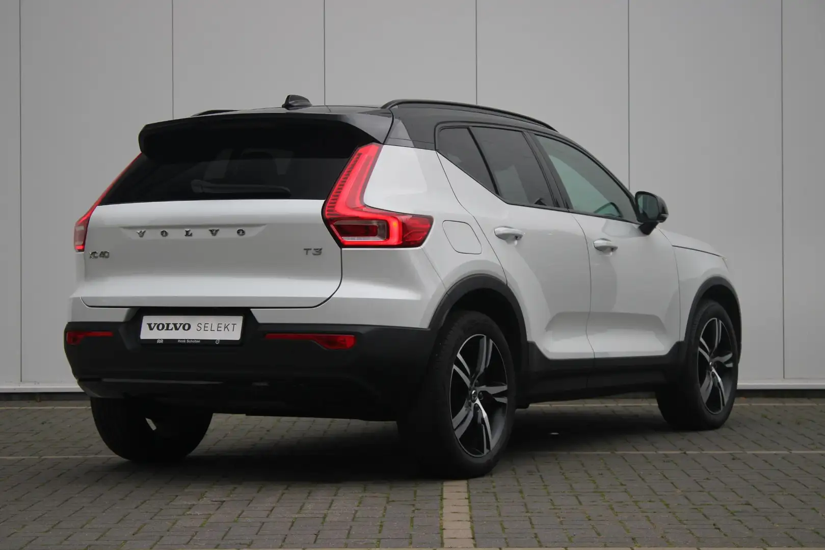 Volvo XC40 T3 163PK AUT8 R-Design | Adaptive Cruise & Pilot A Wit - 2