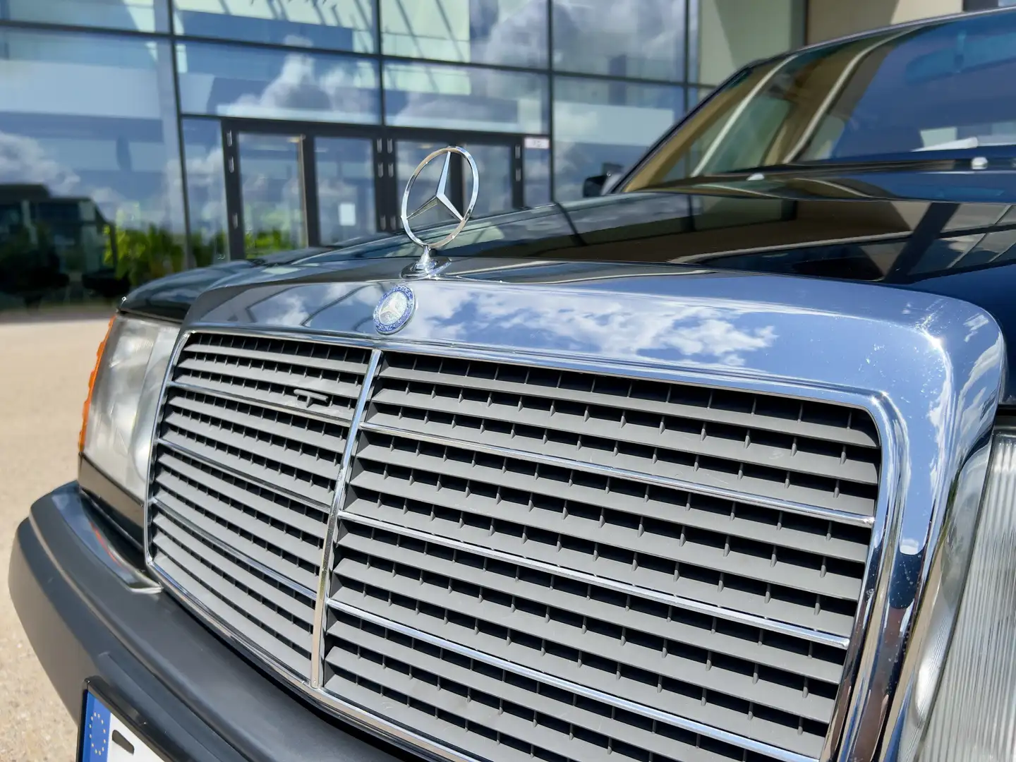 Mercedes-Benz E 300 4-Matic H-Kennzeichen Nero - 1