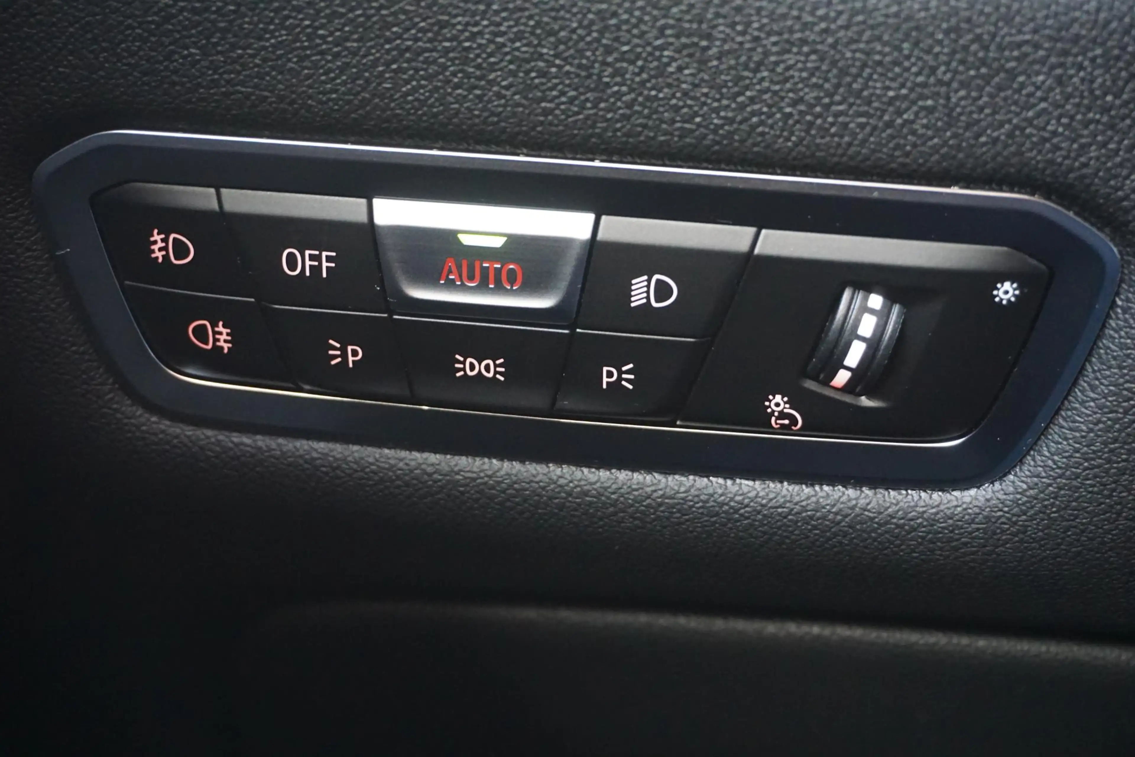 BMW X5 xDrive45e High Executive | 94% Soh | Pano | Trekha — photo 33