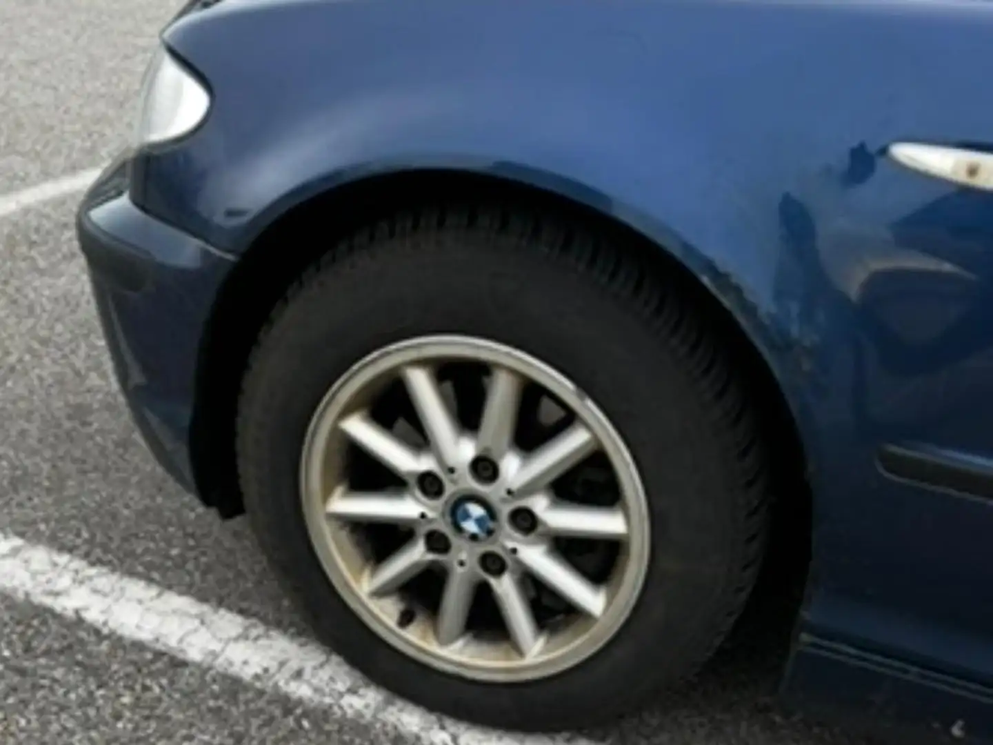 BMW 318 318d touring Blau - 2