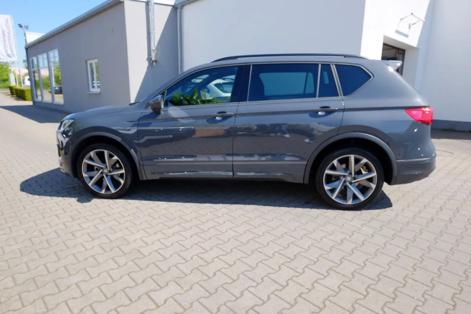 SEAT Tarraco FR 1.5 TSI DSG 360°/ACC/AppC/Kessy/20" Gris - 2