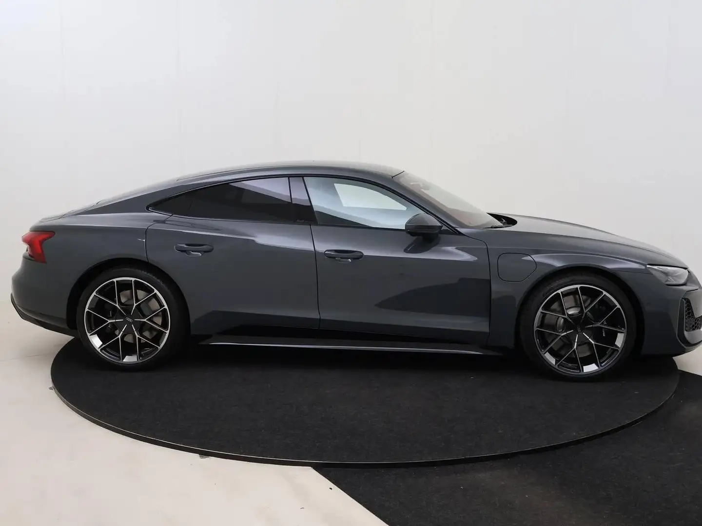 Audi e-tron GT RS e-tron GT Grau - 1
