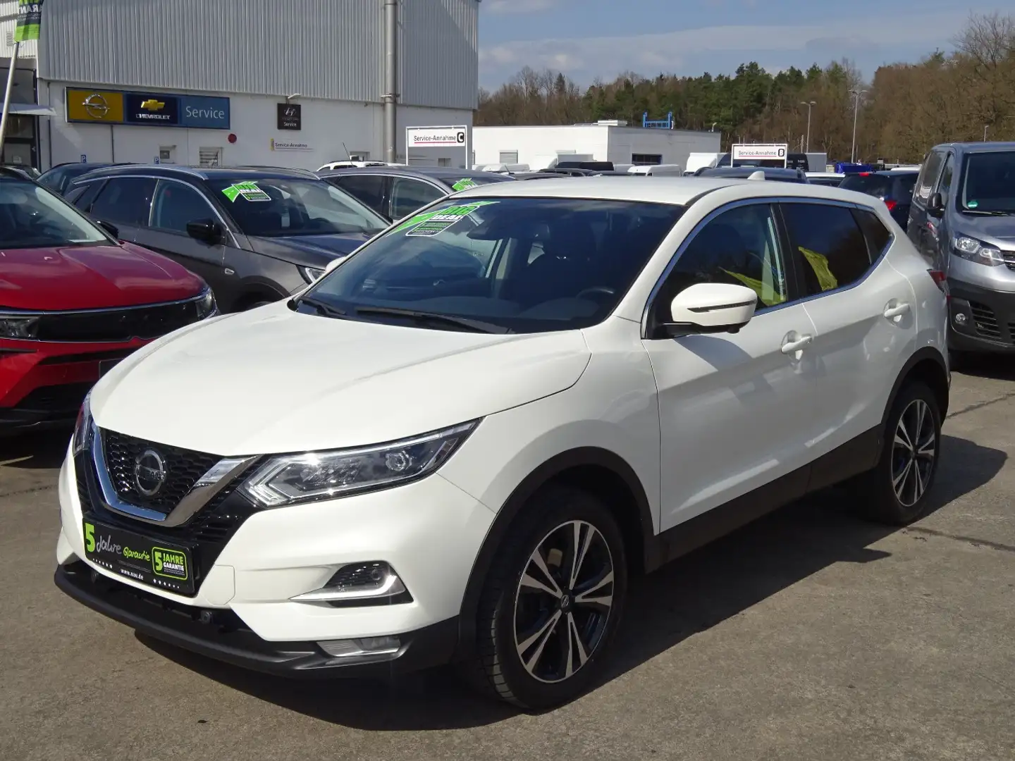 Nissan Qashqai 1.3 DIG-T N-Connecta inkl. Big Deal! Blanco - 2