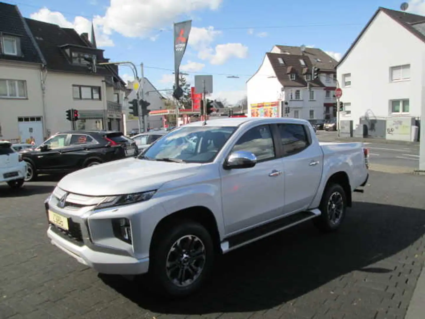 Mitsubishi L200 Doppelkabine Select 2.2 DI-D 4WD 6-Gang AHK 3100KG Weiß - 2