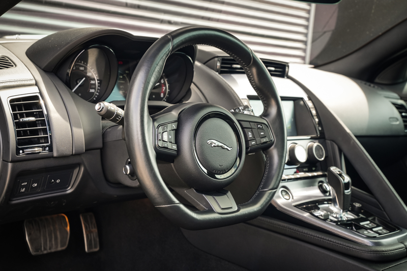 Jaguar F-Type 2.0T P300 R-Dynamic | LED | Panoramadak | Meridian — photo 32