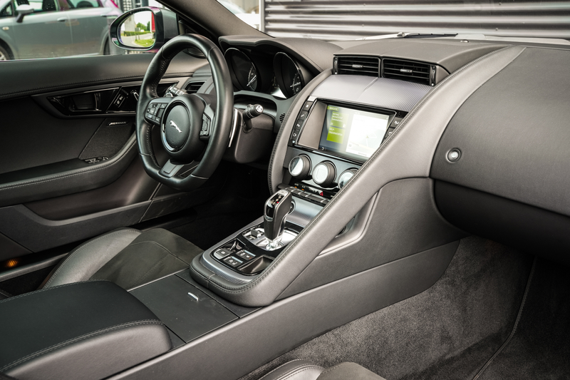 Jaguar F-Type 2.0T P300 R-Dynamic | LED | Panoramadak | Meridian — photo 14