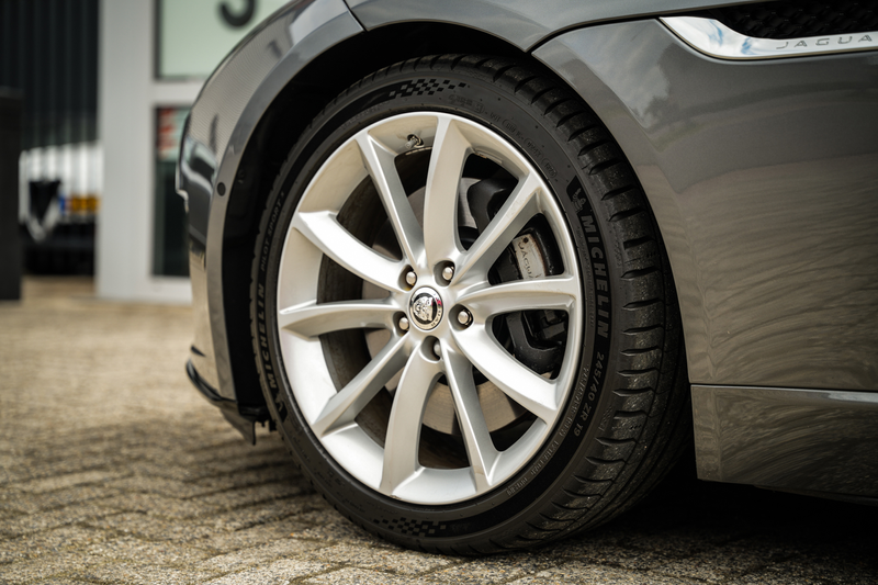 Jaguar F-Type 2.0T P300 R-Dynamic | LED | Panoramadak | Meridian — photo 20