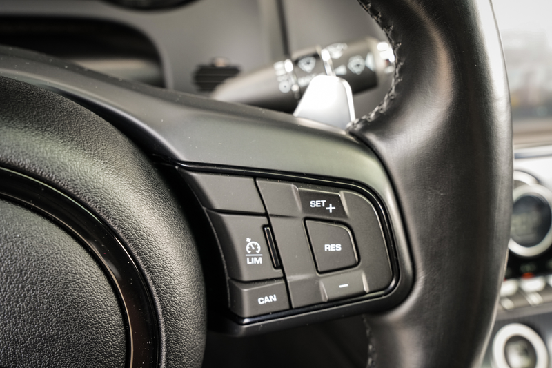 Jaguar F-Type 2.0T P300 R-Dynamic | LED | Panoramadak | Meridian — photo 23