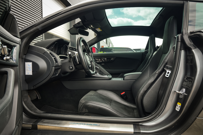 Jaguar F-Type 2.0T P300 R-Dynamic | LED | Panoramadak | Meridian — photo 3