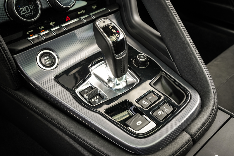 Jaguar F-Type 2.0T P300 R-Dynamic | LED | Panoramadak | Meridian — photo 27