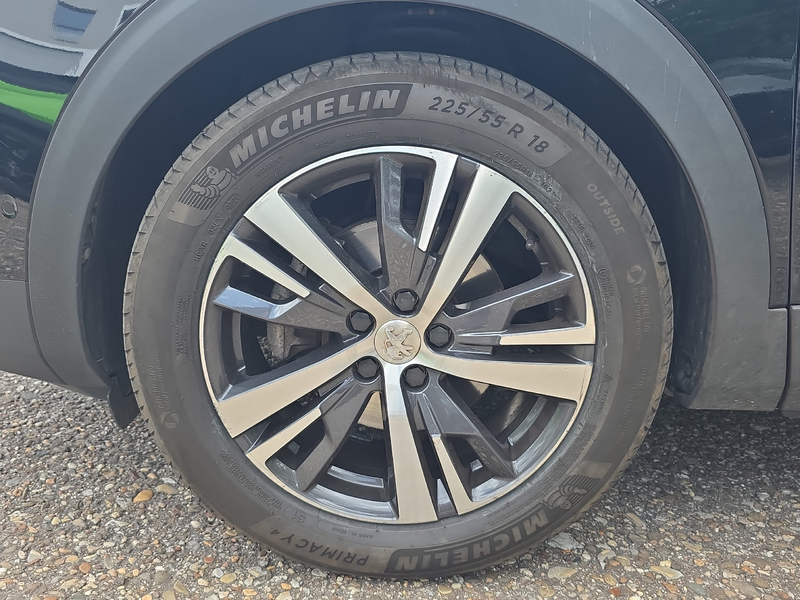 Peugeot 5008 1.2 PureTech 130 Allure Pack *Rückfahrkamera — photo 15
