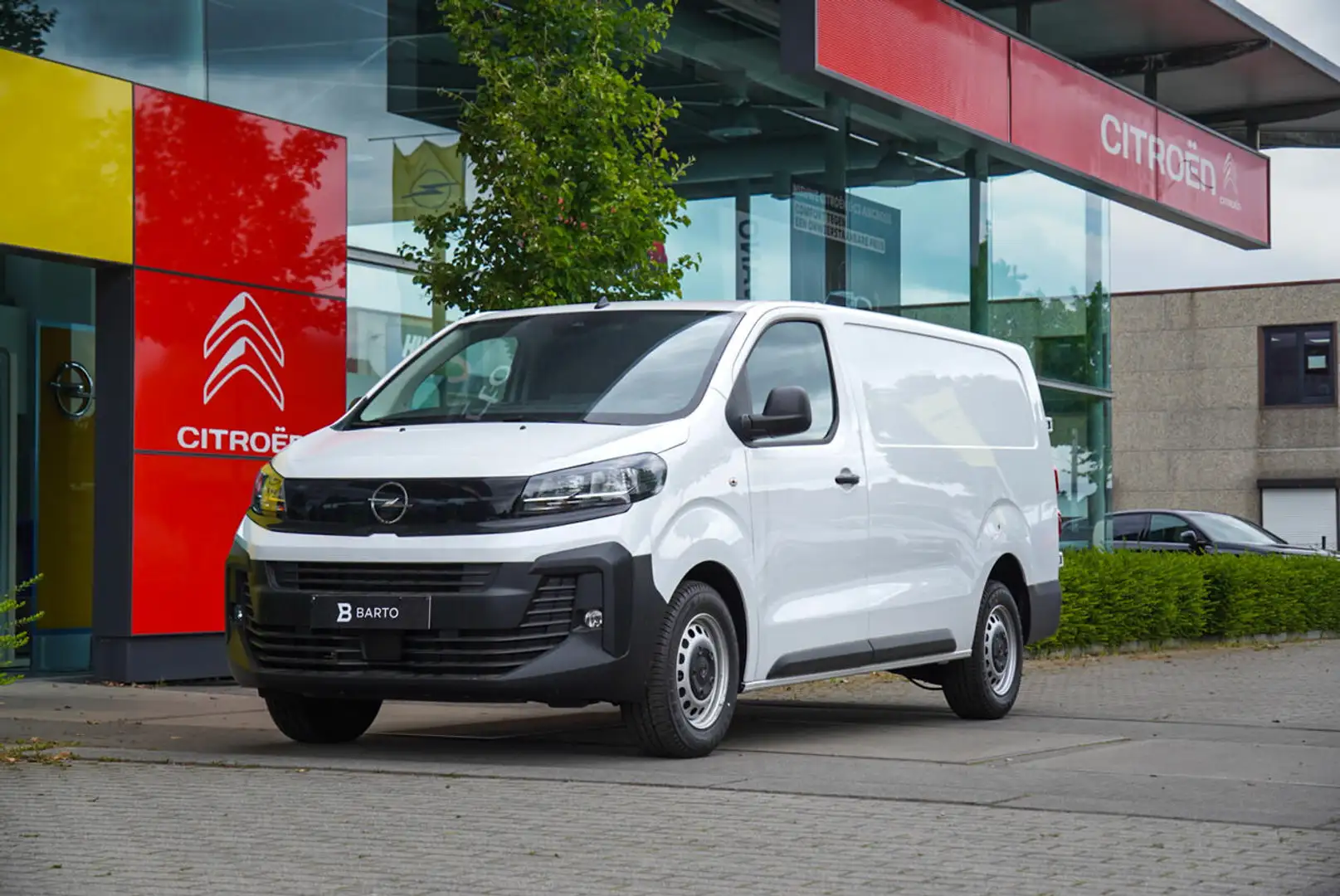 Opel Vivaro L3 - 2.0 Turbo D - MT - 145 PK Blanc - 2