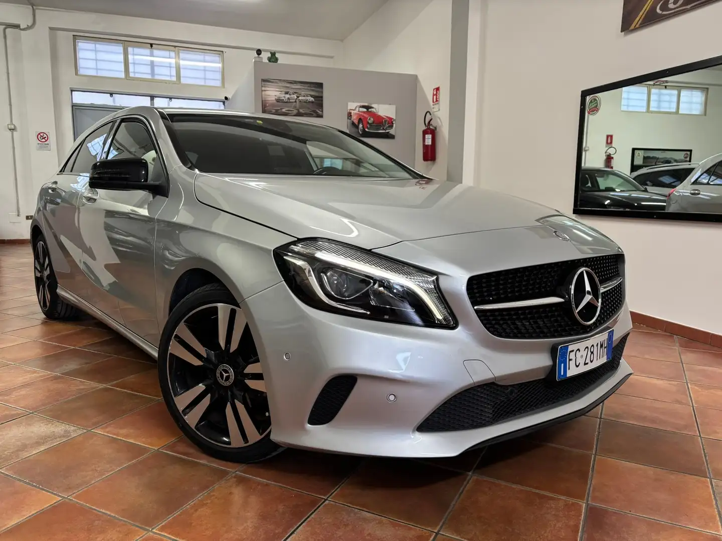 Mercedes-Benz A 180 A 180 cdi Premium E6 Gris - 1