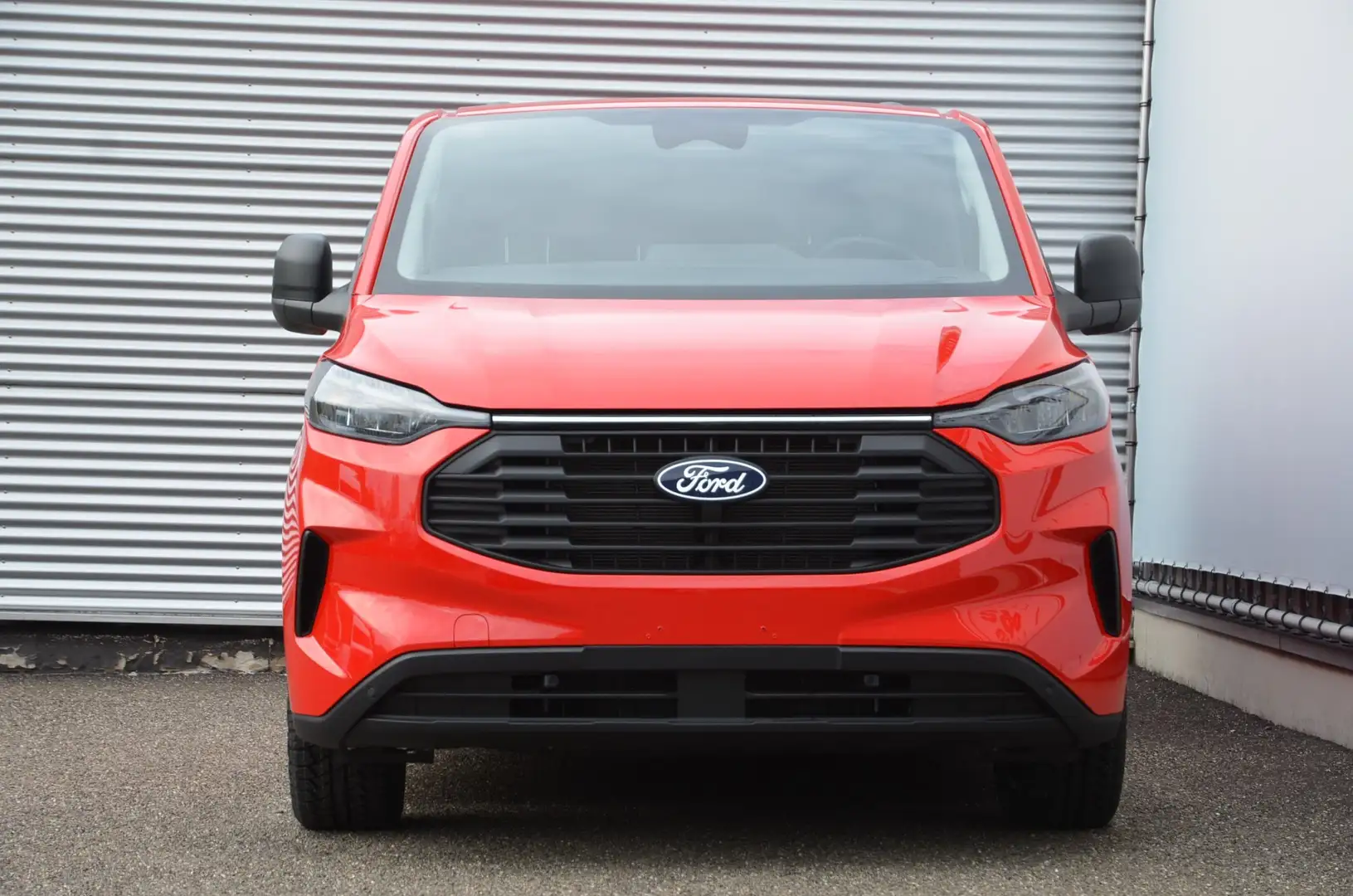 Ford Transit Custom - L2- AWD- 170Pk- Automaat- Nieuw- 38990+BTW Rood - 2