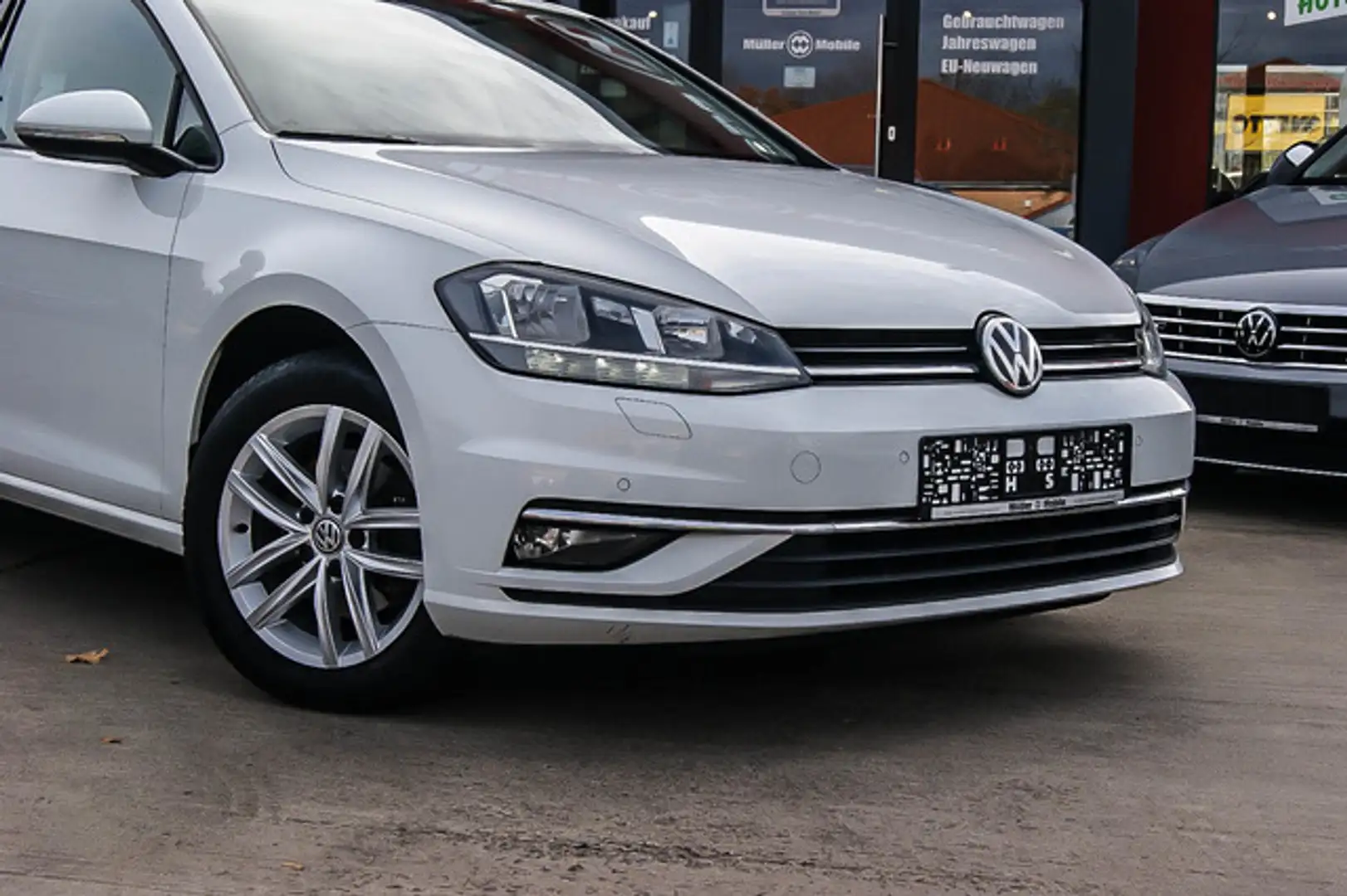 Volkswagen Golf Variant VII 1.0TSI SOUND NAVIGATION ACC App Blanc - 2