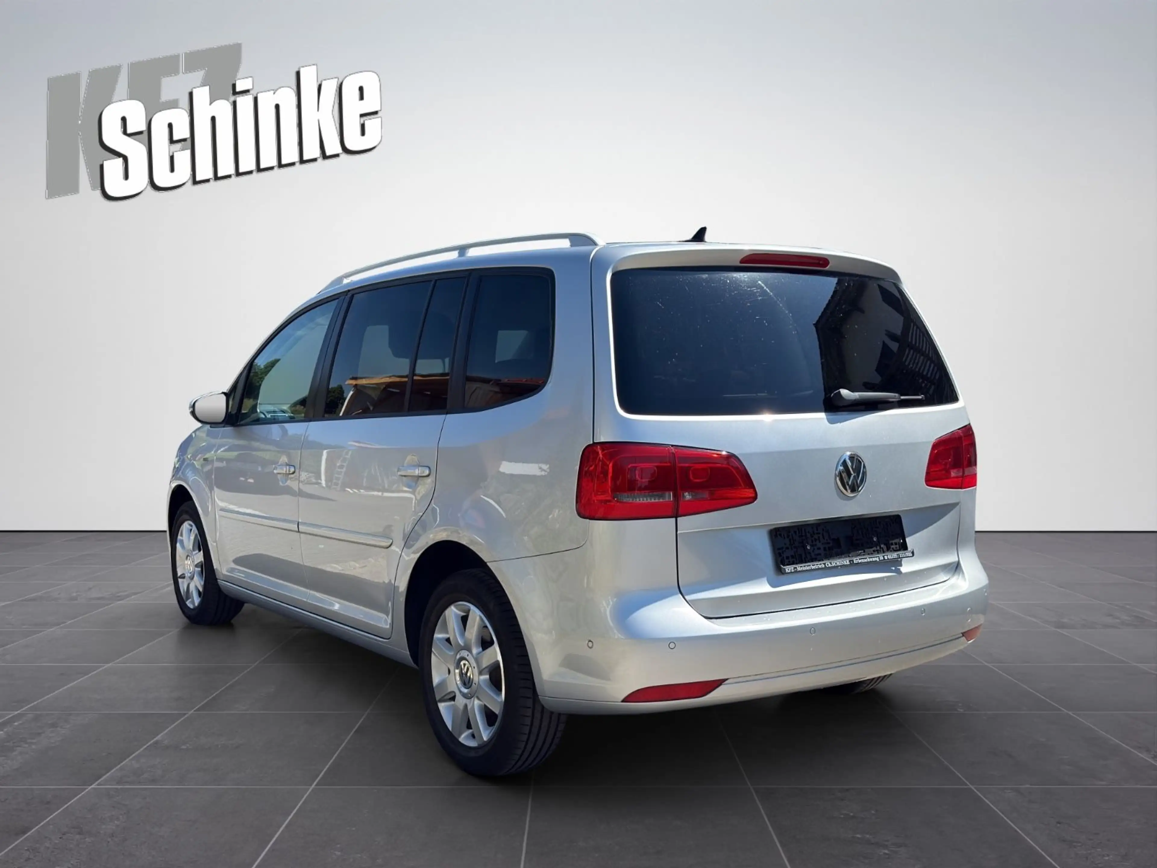 Volkswagen Touran Life — photo 6
