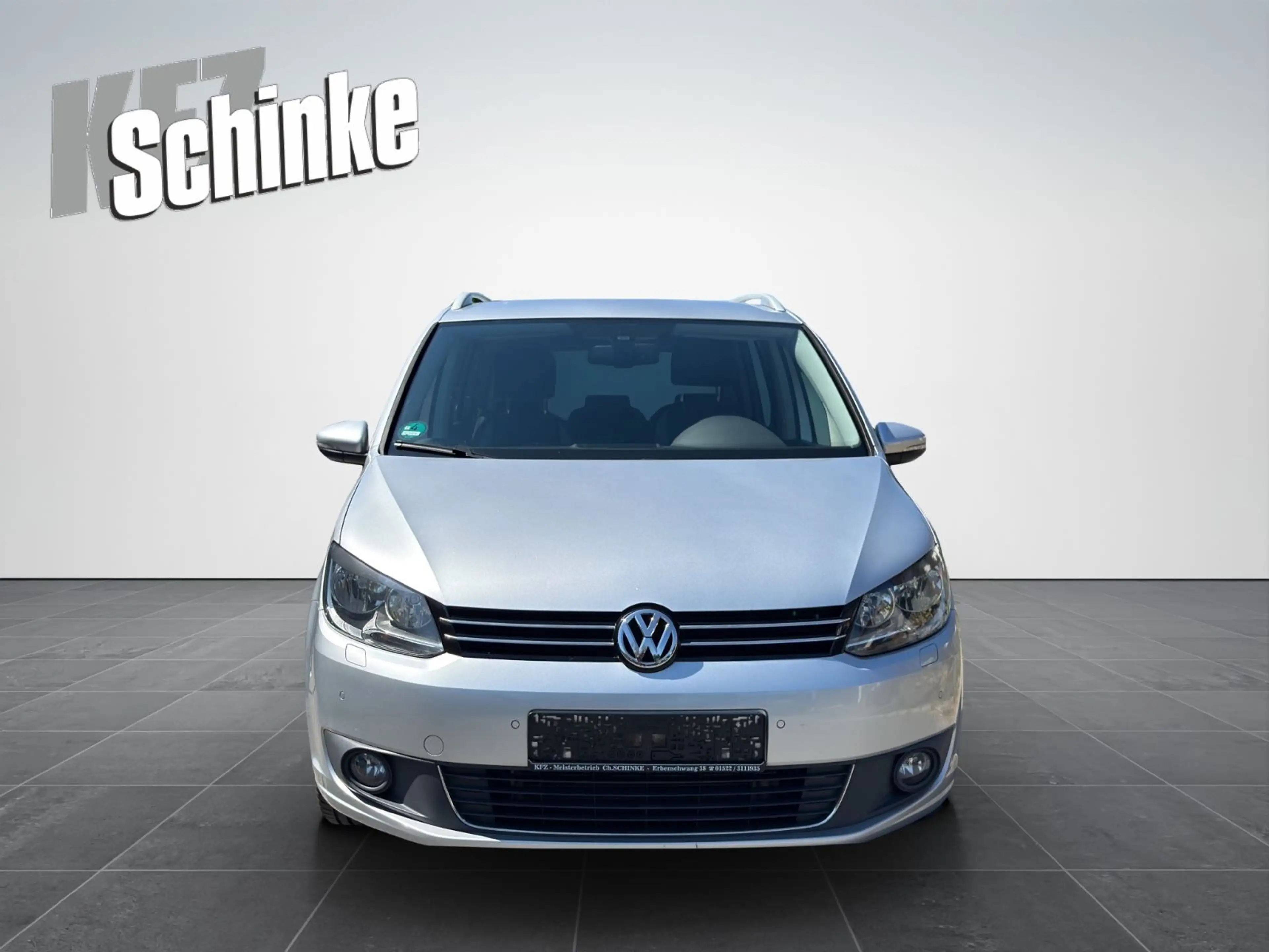 Volkswagen Touran Life — photo 2