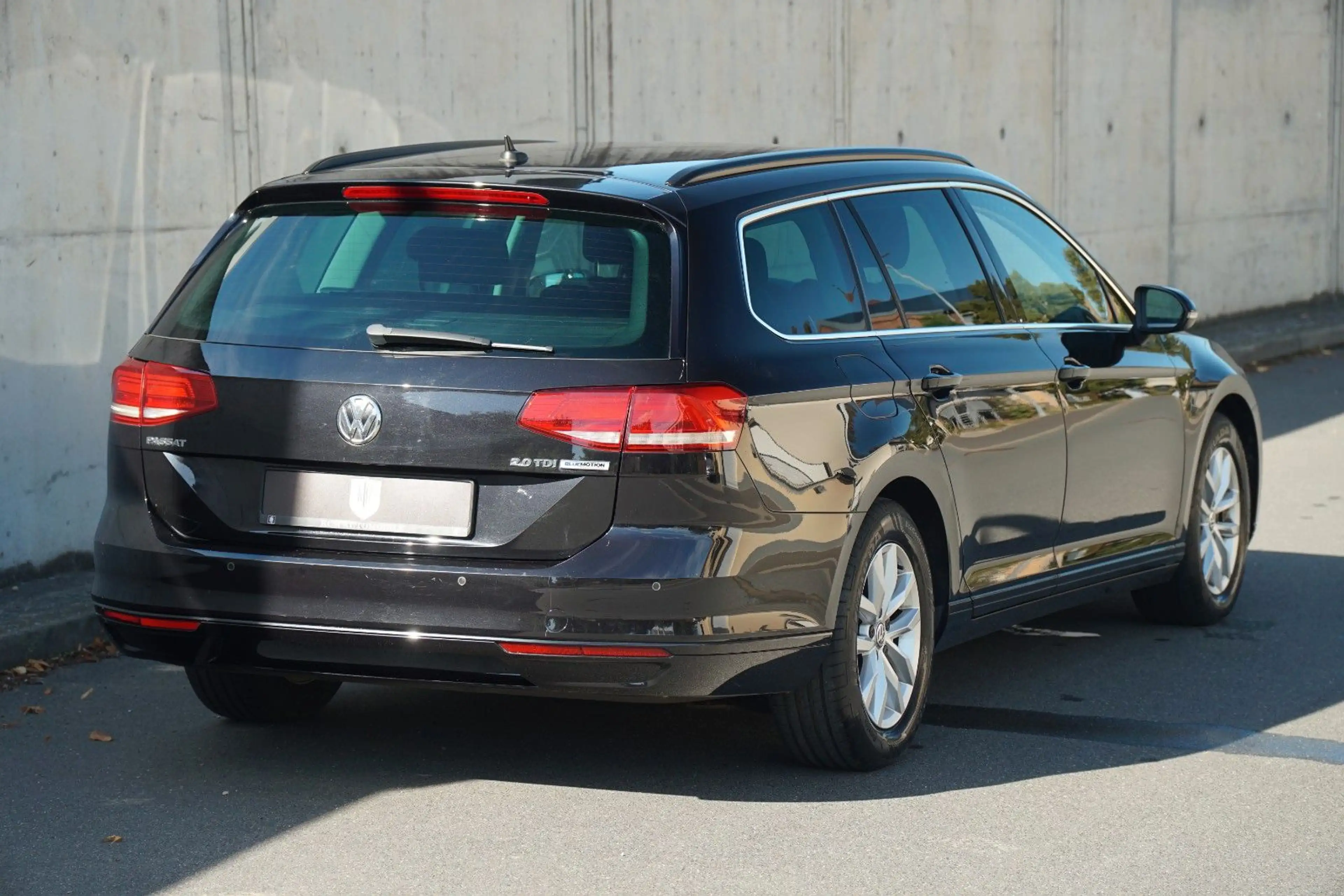 Volkswagen Passat Variant *NAVI*MASSAGE*LED*AHK* — photo 10