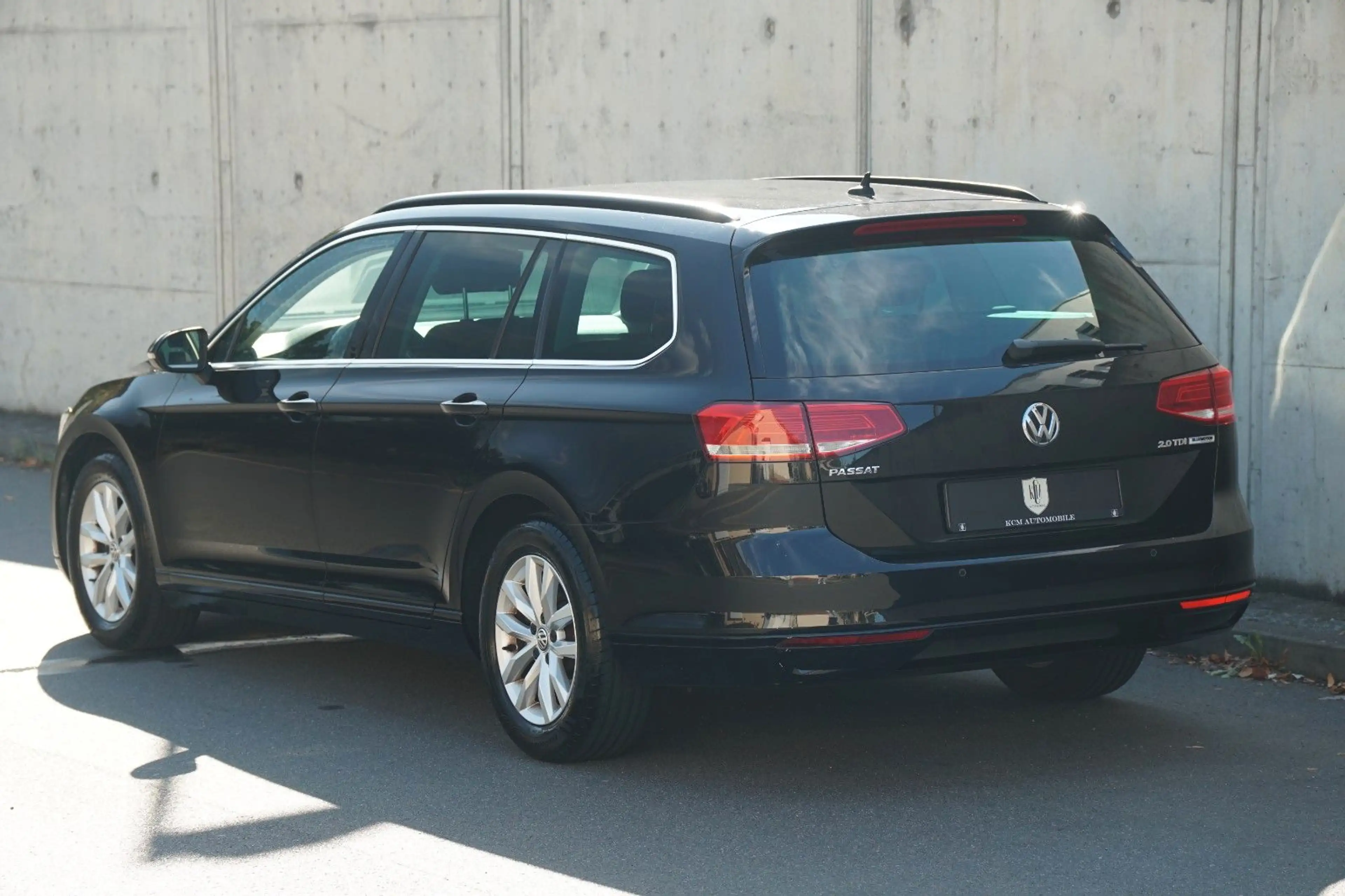 Volkswagen Passat Variant *NAVI*MASSAGE*LED*AHK* — photo 5