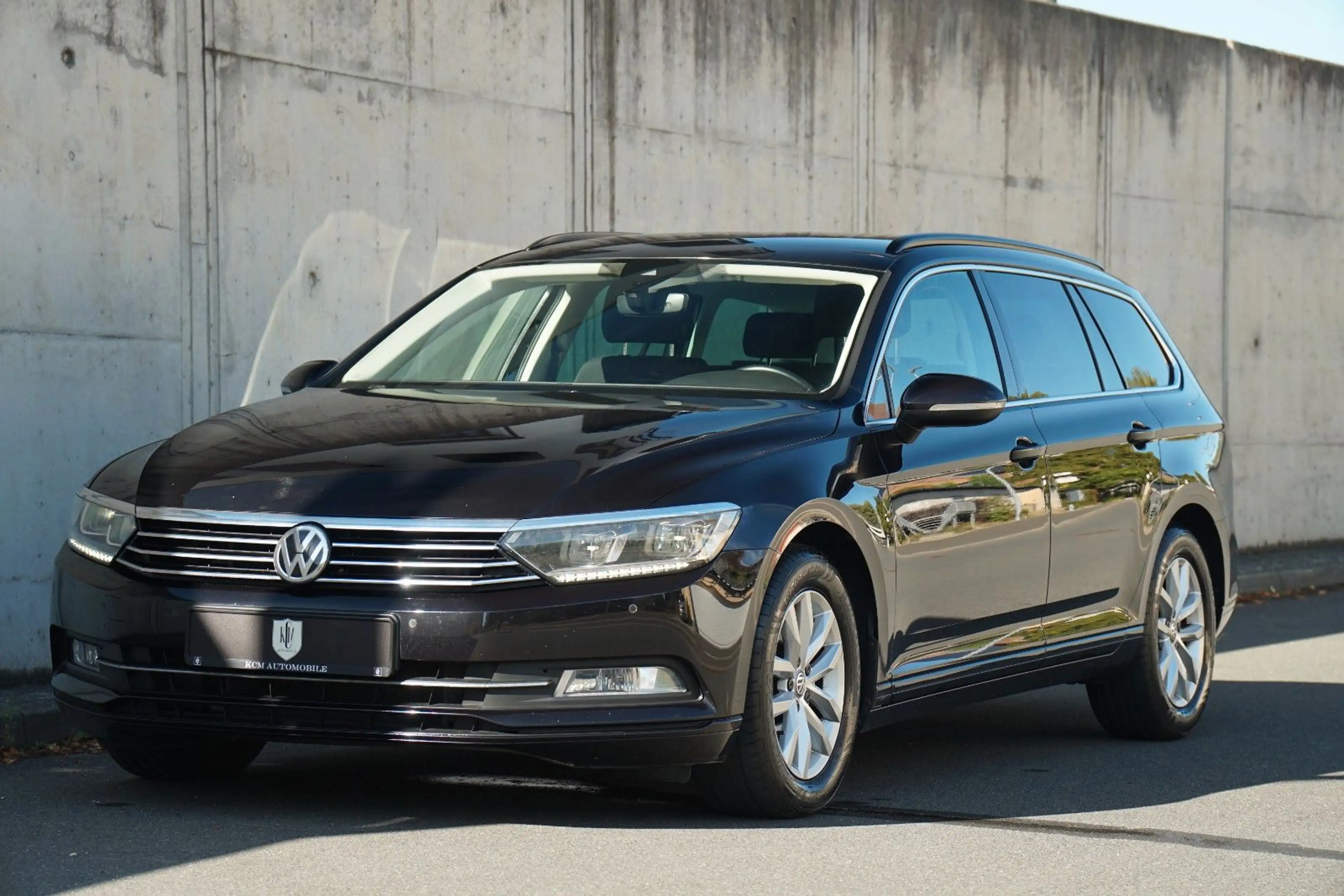 Volkswagen Passat Variant *NAVI*MASSAGE*LED*AHK* — photo 2