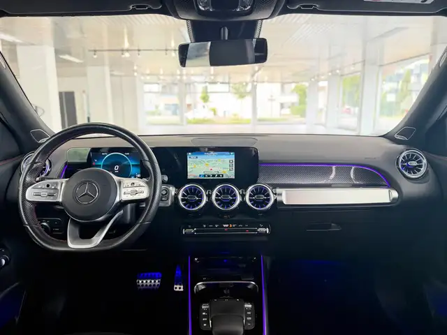 Mercedes-Benz GLB view 10