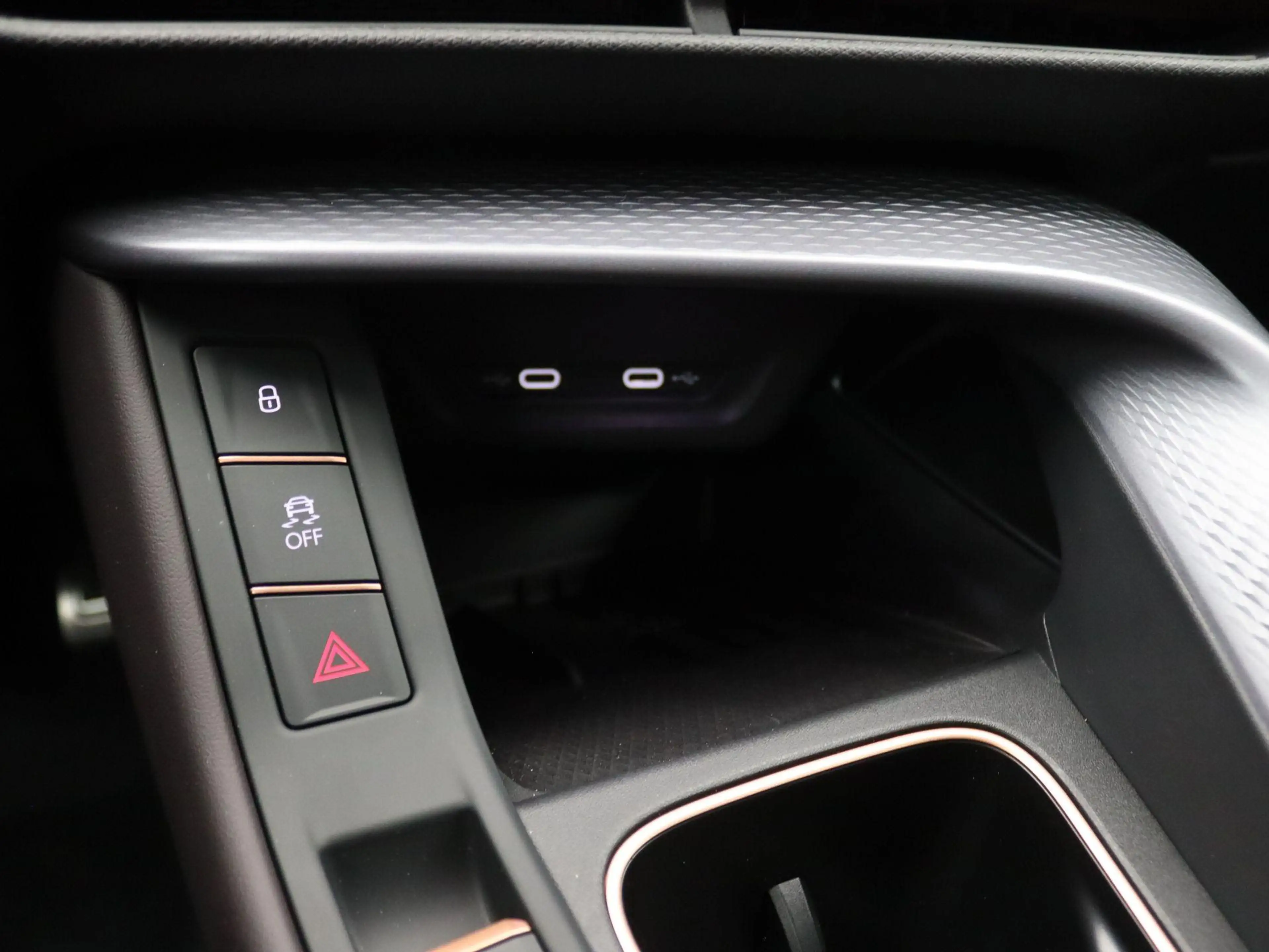 CUPRA Terramar 1.5 TSI e-Hybrid VZ Performance 272PK DSG Panorama — photo 39