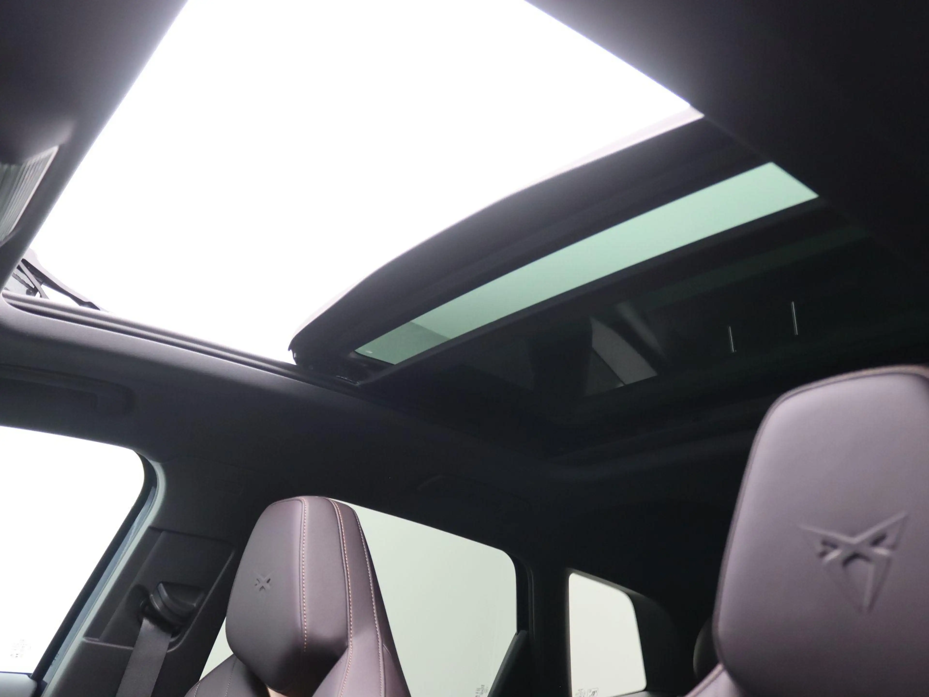 CUPRA Terramar 1.5 TSI e-Hybrid VZ Performance 272PK DSG Panorama — photo 45