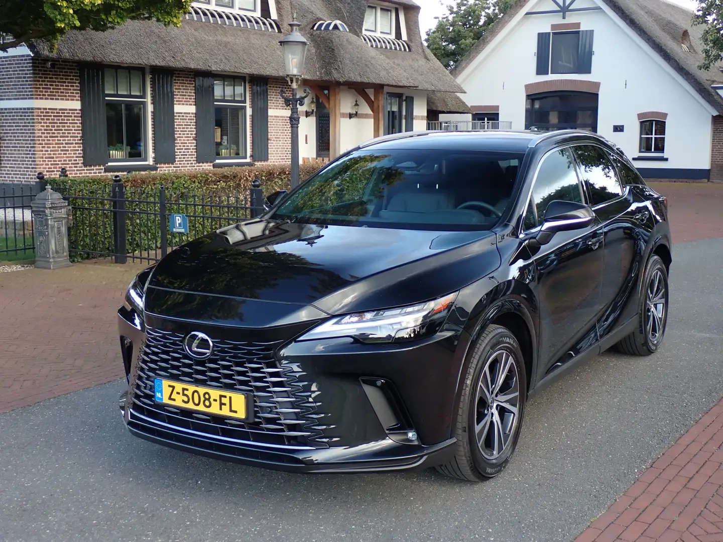 Lexus RX 450h 450h+ Plug-in Hybrid Comfort Line 2024 Noir - 1