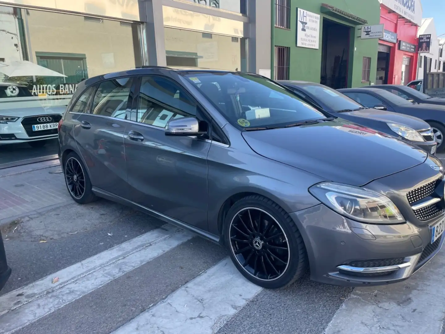 Mercedes-Benz B 180 180CDI Autotronic Gris - 2